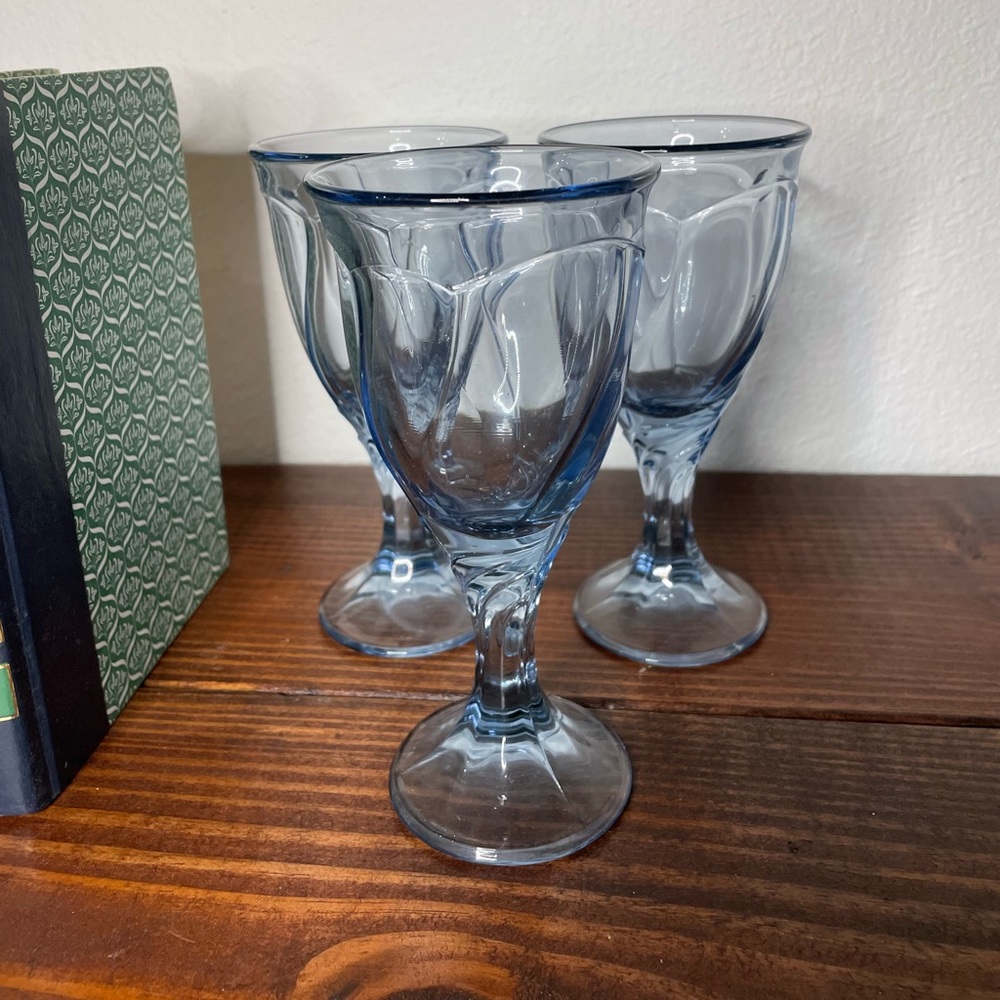 Noritake Sweet Swirl Blue Glasses Set of 3 - 8 oz - 6 3/4” Tall